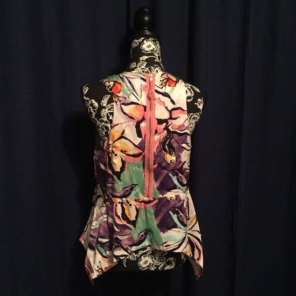 👚 Lucille HD in Paris floral peplum top - Picture 5 of 8